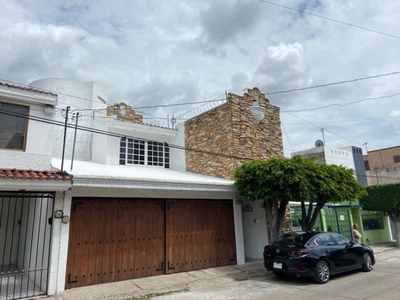 Casa en Renta en Las Reynas, excelente ubicación.