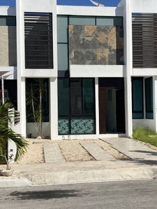 Casa en renta en Privada Ciudadela Caucel, en Mérida, Yucatán. Amueblada