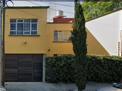 CASA EN VENTA A 15 MIN DE VIVEROS DE COYOACÁN