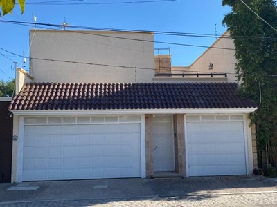 Casa en Venta al Norte de Aguascalientes, Fracc Campestre Club, OPORTUNIDAD