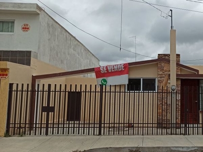 Casa en Venta, Cerca de Plaza El Dorado