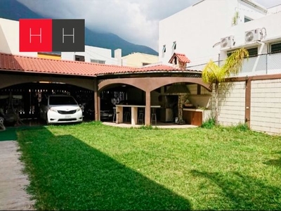 Casa en venta Colinas de San Jerónimo al Poniente de Monterrey