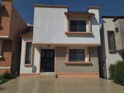 CASA EN VENTA EN CUMBRES 3ER SECTOR