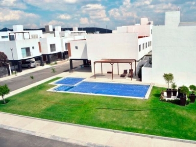 Casa en venta en exclusivo condominio Rincón del Ángel, Juriquilla