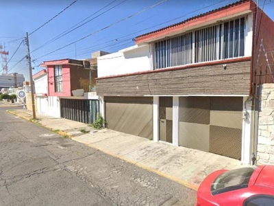 Casa en venta en Jardines de San Manuel, Puebla.