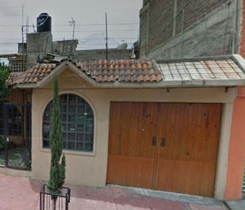 Casa en Venta en JUAN ESCUTIA.