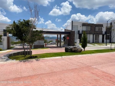 CASA EN VENTA EN JURIQUILLA SAN ISIDRO CON AMENIDADES AMS23-2345