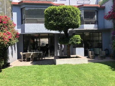 Casa en Venta en las Águilas parte alta.