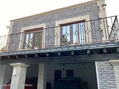 Casa en venta en Lomas de Vista Hermosa, Cuajimalpa LC 21-3281