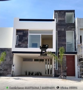 Casa en venta en periférico norte pasando villa magna por capulíes slp C.EEVAL