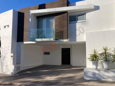 Casa en Venta en Residencial Horizontes con Jardi Amplio en $4,350,000