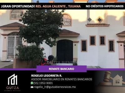 Casa en venta en Tijuana Baja California con estacionamiento y seguridad a precio de remate RLR