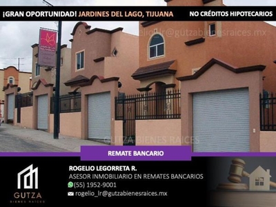 Casa en venta en Tijuana Baja California con estacionamiento y zona privada a precio de remate RLR