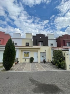 CASA EN VENTA EN VILLA SUR TERRENO EXCEDENTE