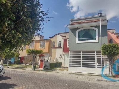 CASA EN VENTA JARDINES DE SANTA ROSA