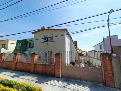 Casa En Venta Lomas De San Mateo, Remodelada, 3 Recámaras, 2 Autos, Cto Servicio