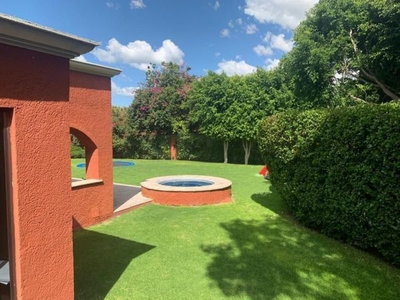 CASA EN VENTA O RENTA EN JURICA DE UN NIVEL