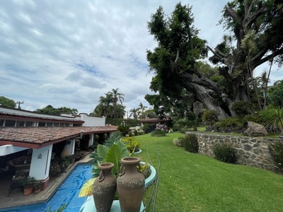 CASA SOLA EN VENTA, COL. RANCHO CORTES