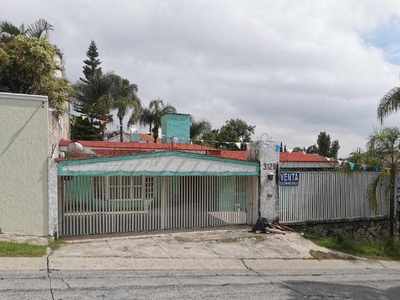 Doomos. CASA EN VENTA EN BUGAMBILIAS ZAPOPAN JALISCO