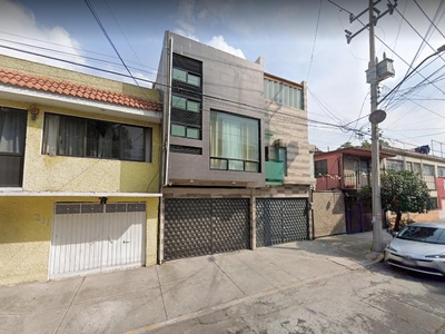 Doomos. Casa en venta en Moctezuma, Venustiano Carranza, CDMX