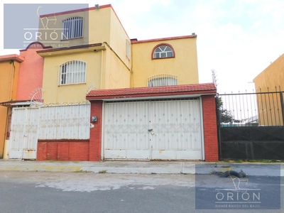 Doomos. Casa venta Paseos Del Valle Toluca Edo Mex Precio Oportuno