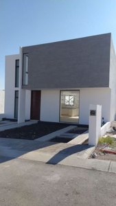 Estrena Casa en Bio Grand Juriquilla, 3 Recamaras, Jardín, 2.5 Baños, T. 160m2