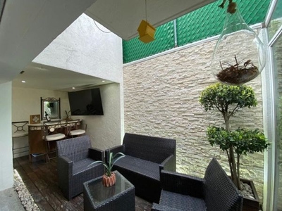 EXCELENTE CASA EN EL CENTRO DE TLALPAN