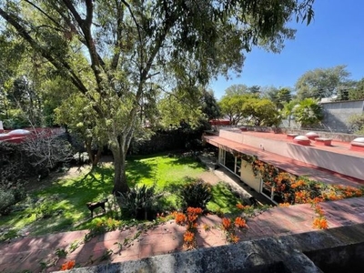 Excelente casa en Jardines del pedregal para remodelar