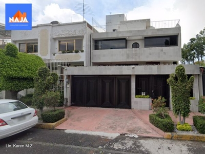 EXCLUSIVA CASA EN VENTA EN PASEOS DE TAXQUEÑA