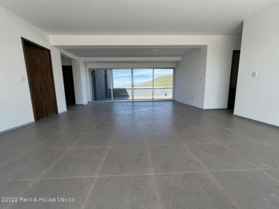 Fray Junipero penthouse con vista 360 en VENTA de 3 recamaras GOH3028