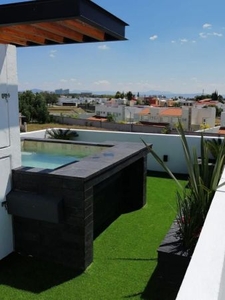 Hermosa Residencia en Altarica Juriquilla, 3 Niveles, Roof Garden, de Autor !!