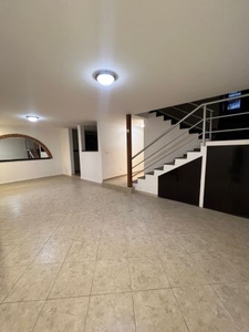 OPORTUNIDAD VENTA CASA VERGEL DE ALBOLEDAS, $6,500,000.00, 310 M2, REMODELADA