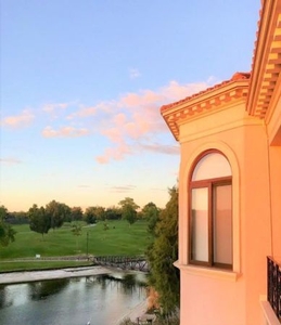 Preciosa Residencia en El Campanario, Vista al Lago, Neoclásica de Palladio..