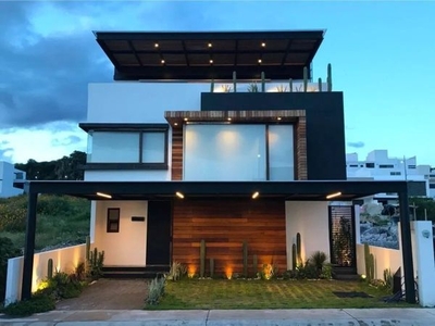 Preciosa Residencia en Lomas de Juriquilla, ÚNICA - Previa cita