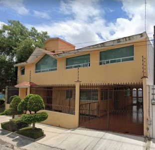 Remate de Casa con 4 Recamarás en Naucalpan de Juárez SAG