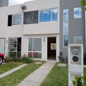 Renta casa nueva en Lomas del Pedregal, Cumbres. Periferico