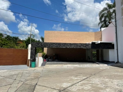 Renta de casa en Fraccionamiento Tabachines, Cuernavaca, Morelos