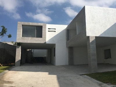 Residencia de Autor en Real de Juriquilla, Privada con 5 Casas, acabados PREMIUM