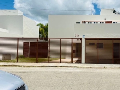 Residencia en Renta con Alberca al norte de Mérida, Yucatán.