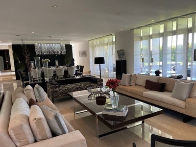 RESIDENCIA EN VENTA EN BOSQUES DE LAS LOMAS