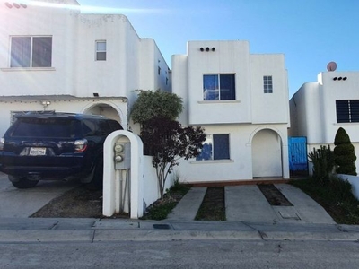 Se venda casa de 3 recámaras en Valle Sur, Tijuana