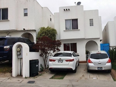 Se venda casa de 3 recámaras en Valle Sur, Tijuana
