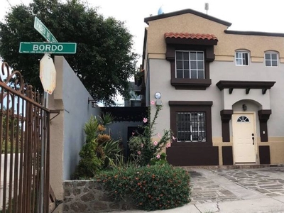 Se vende casa de 3 recámaras en Urbi Quinta del Cedro, Tijuana