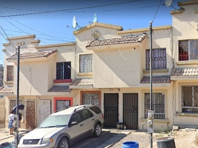 VENTA, CASA EN REMATE BANCARIO COLONIA URBI VILLA DEL PRADO,TIJUANA BAJA CALIFOR