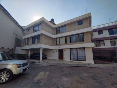 Venta de casa ideal para remodelar en Las Aguilas