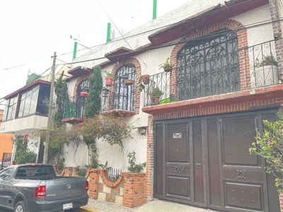 Venta de Casa con locales comerciales en Pedregal de Santa Úrsula Xitla, Tlalpan, CDMX