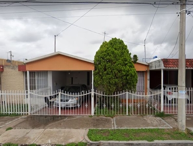 VENTA DE CASA EN AGUASCALIENTES, COLONIA EL SOL. ZONA EXCLUSIVA A GRAN PRECIO.