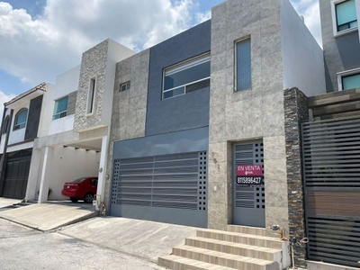 VENTA DE CASA EN CUMBRES ELITE 7o SECTOR MONTERREY.