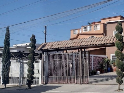 VENTA DE CASA EN JARDIN DORADO