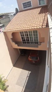 VENTA DE CASA EN LOMAS DE SAN LORENZO